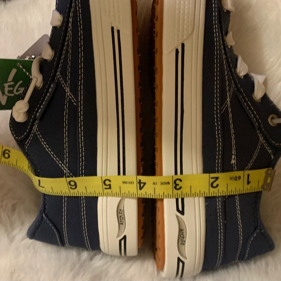 SKECHERS ladies Arcata Vegan Navy Blue Arch Fit sneakers size 8.5 NIB NWT - Picture 14 of 14